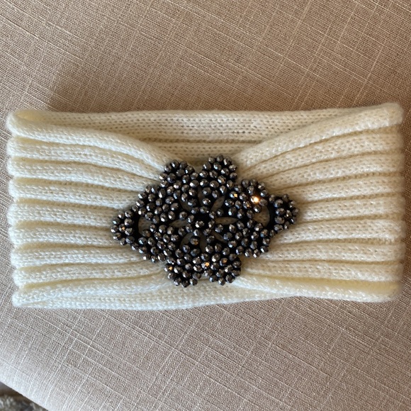 (3) Windsor Headwrap - Picture 3 of 9